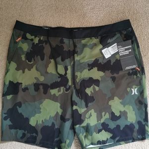 Men's XL Hurley shorts.